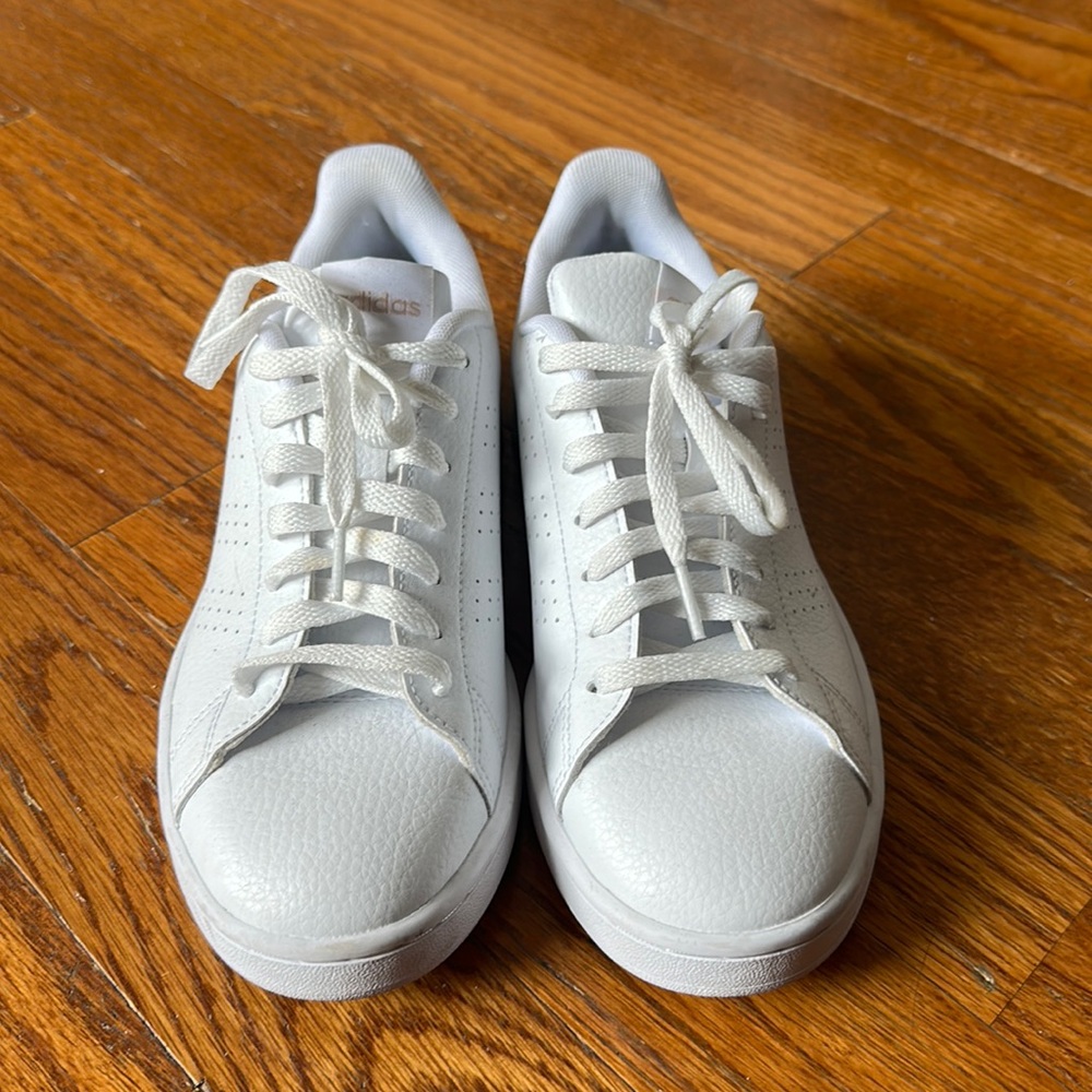 Adidas Advantage Low Top Sneaker